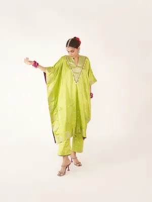 Pankhi Silk Kaftan In Green